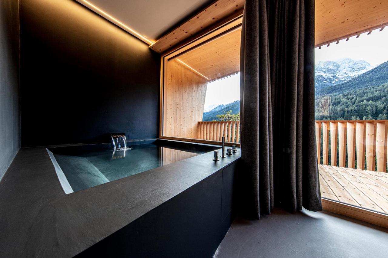 Hotel Arnica Scuol - Adults Only Εξωτερικό φωτογραφία