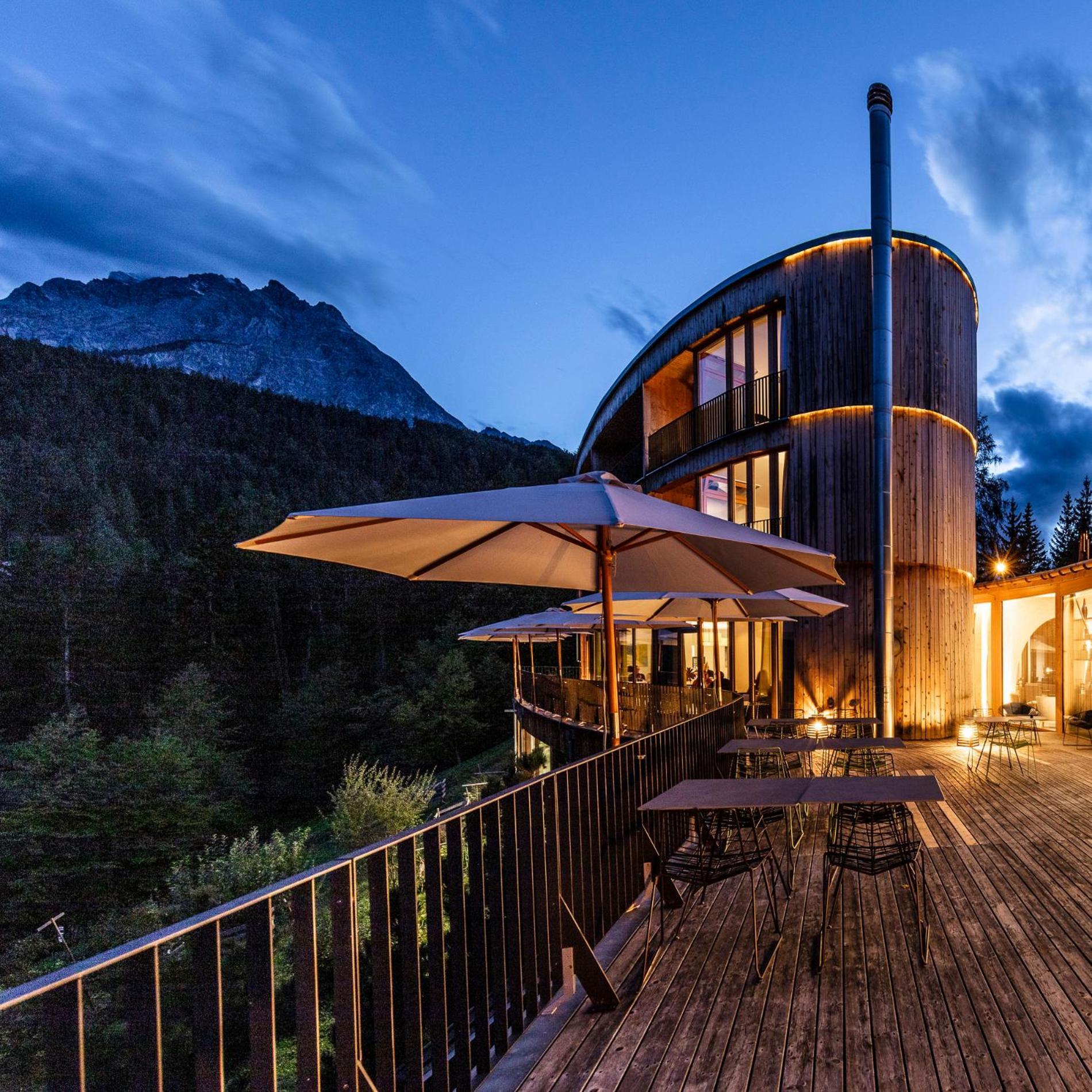 Hotel Arnica Scuol - Adults Only Εξωτερικό φωτογραφία