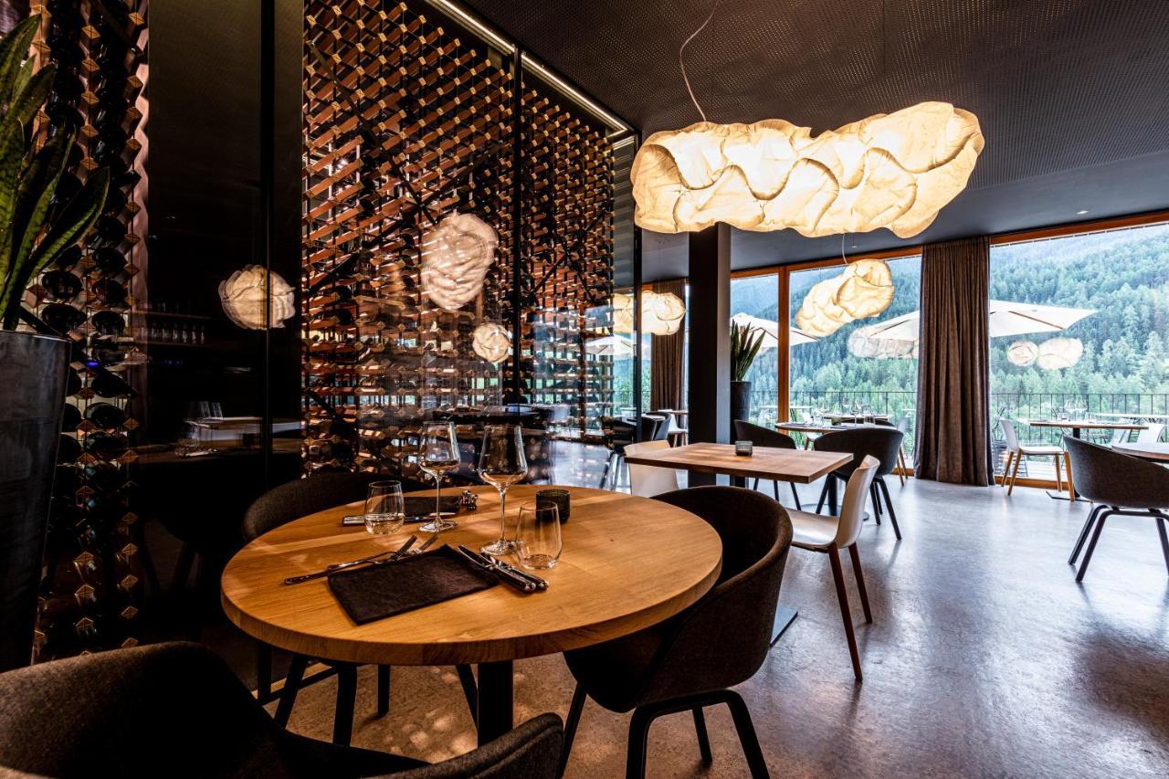 Hotel Arnica Scuol - Adults Only Εξωτερικό φωτογραφία