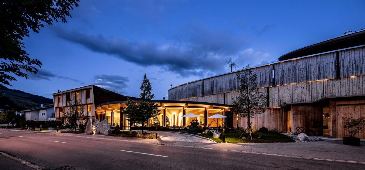 Hotel Arnica Scuol - Adults Only Εξωτερικό φωτογραφία