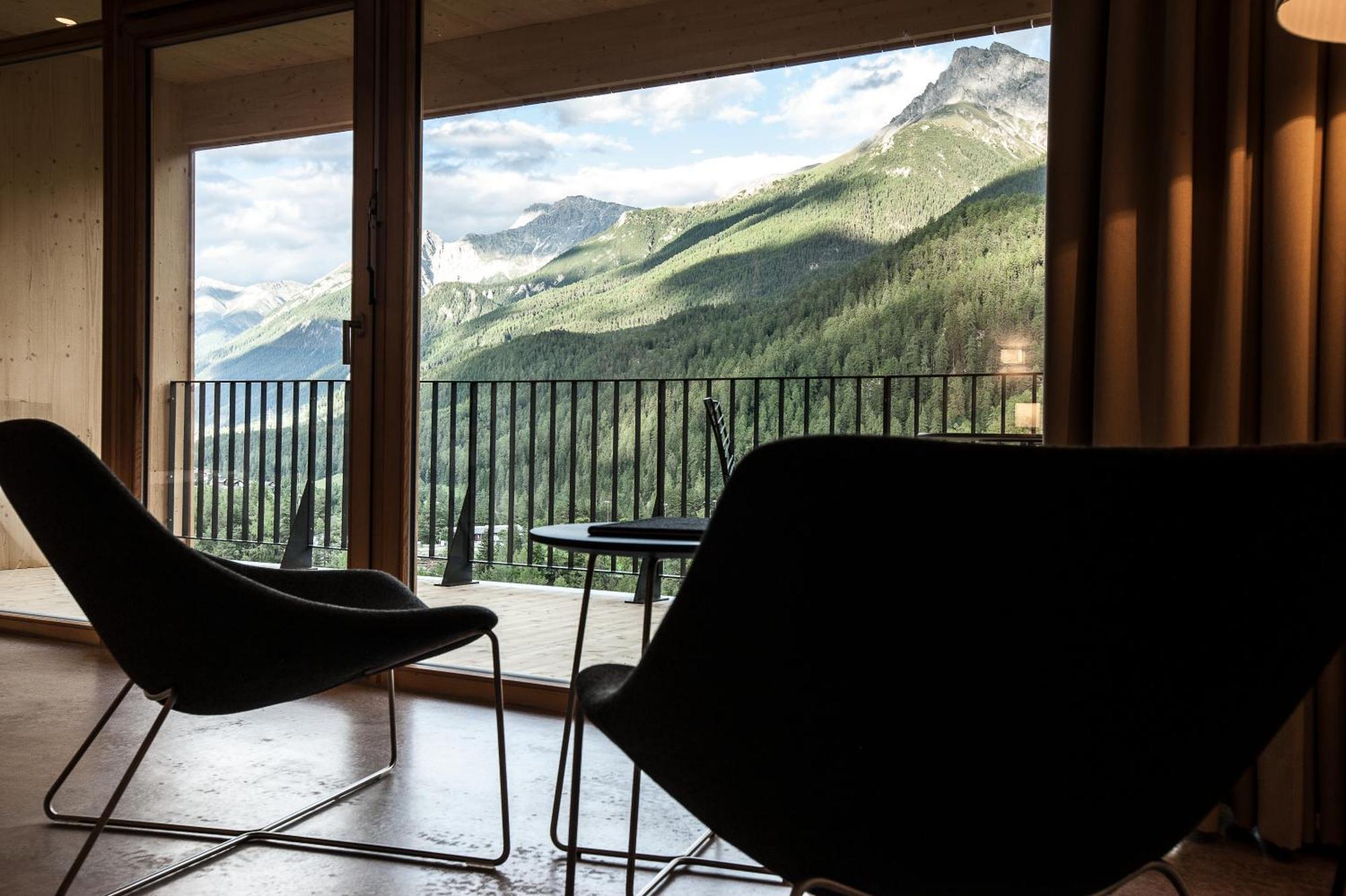 Hotel Arnica Scuol - Adults Only Δωμάτιο φωτογραφία