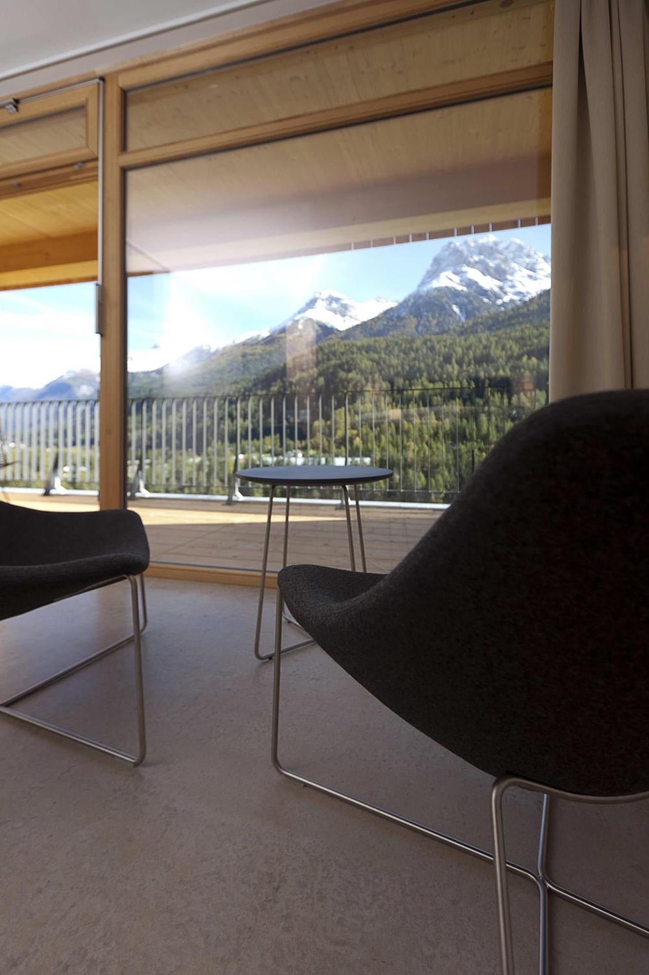 Hotel Arnica Scuol - Adults Only Δωμάτιο φωτογραφία