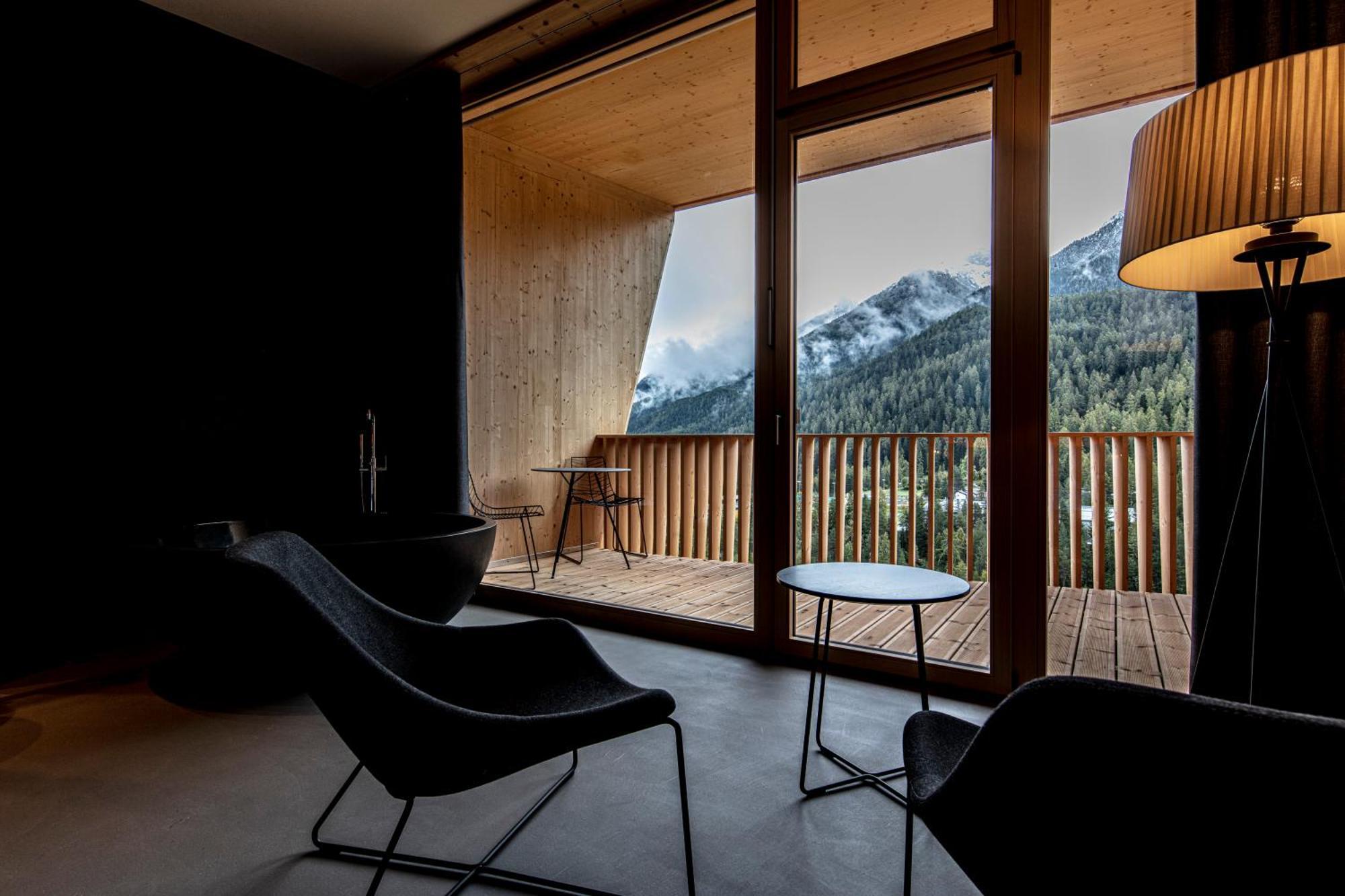 Hotel Arnica Scuol - Adults Only Εξωτερικό φωτογραφία