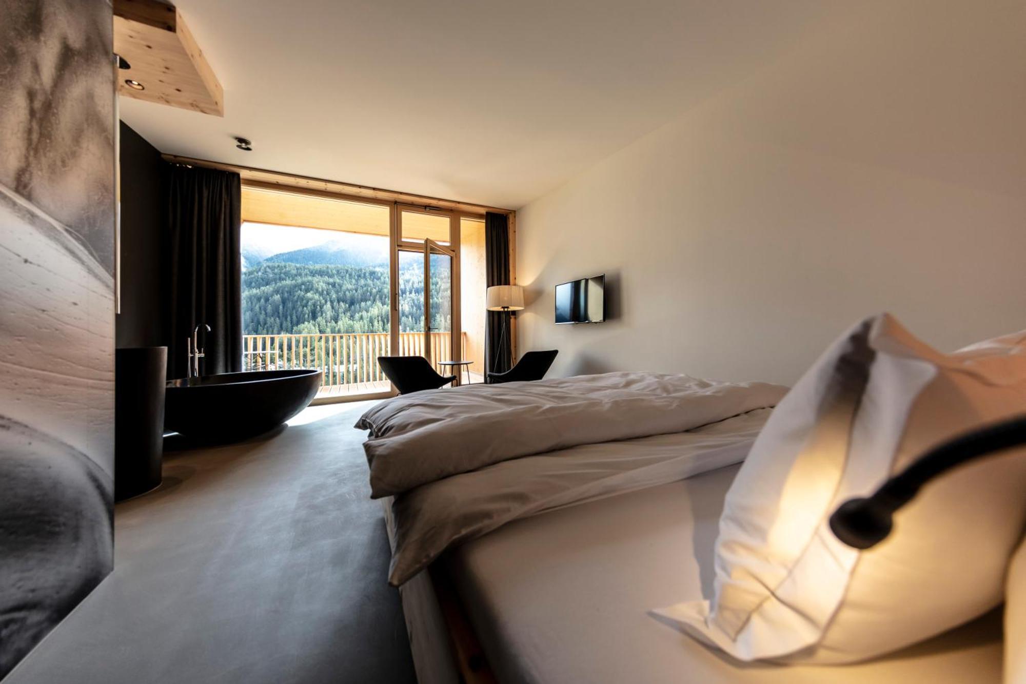 Hotel Arnica Scuol - Adults Only Εξωτερικό φωτογραφία