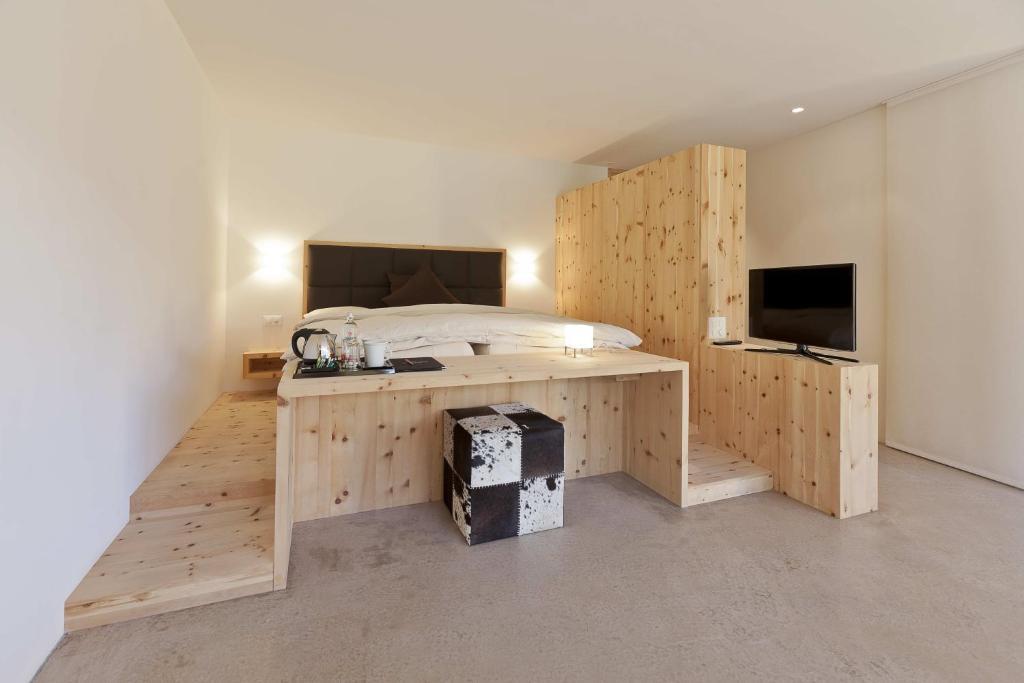 Hotel Arnica Scuol - Adults Only Δωμάτιο φωτογραφία